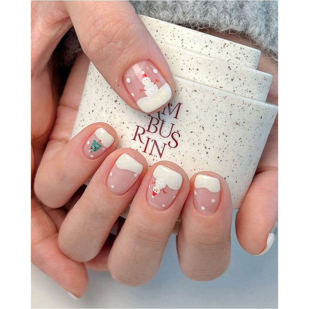 mẫu nail trắng lấy cảm hứng mùa Giáng Sinh