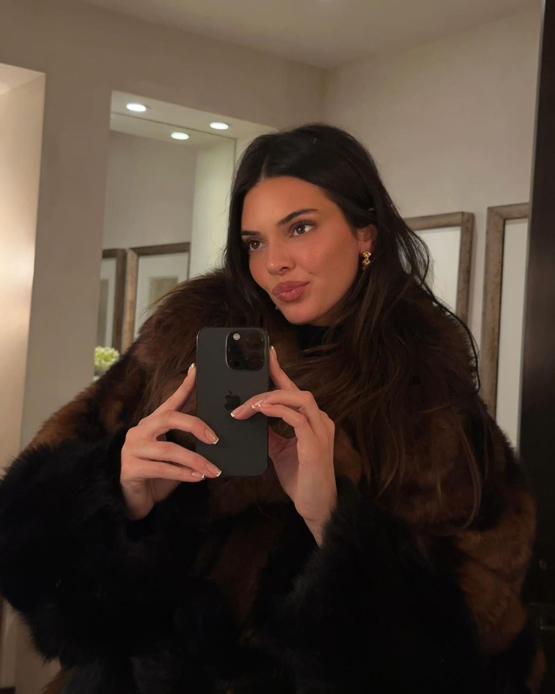 Kendall jenner áo khoác lông mùa đông