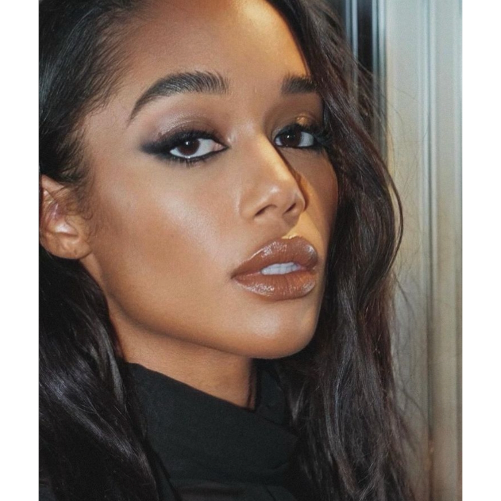 Laura Harrier dự tiệc với phong cách Smouldering Eyes