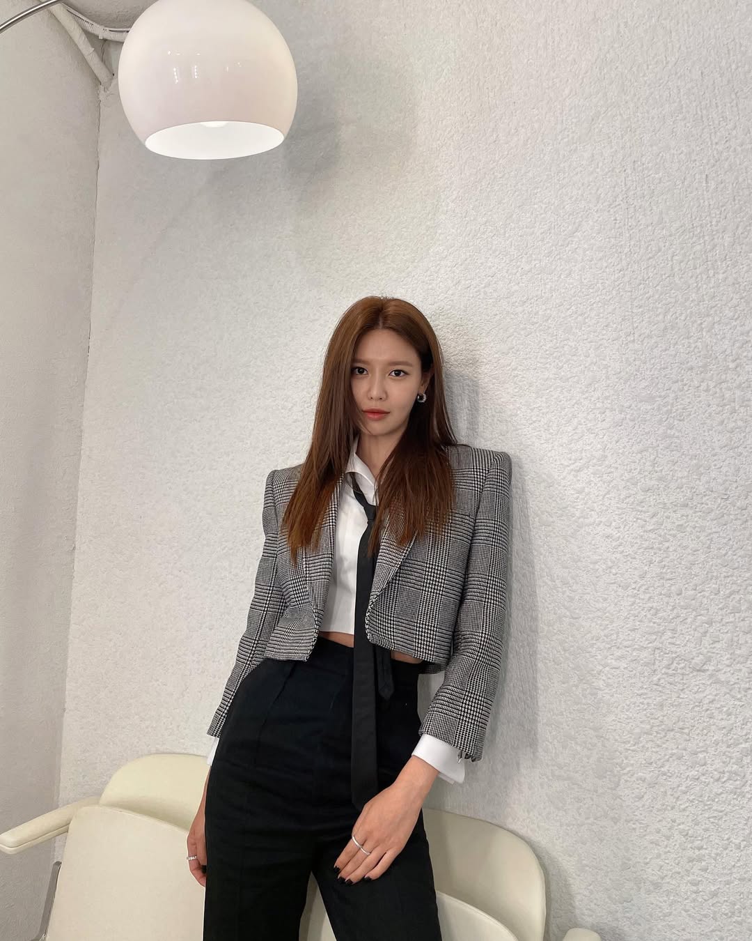 sooyoung cá tính với cà vạt 