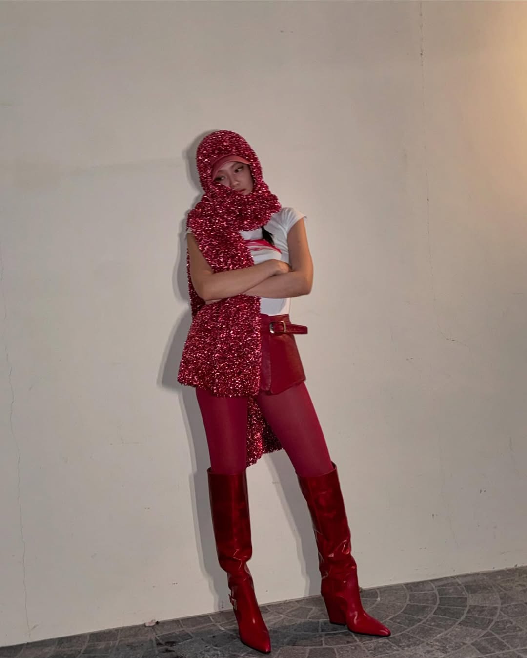 jennie all red outfit 