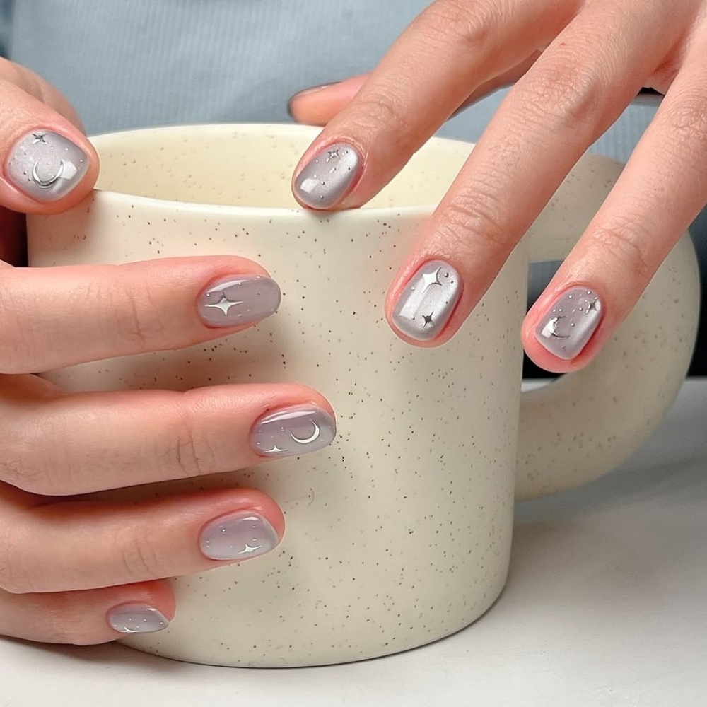 bộ nail mắt mèo với tông xám chủ đạo