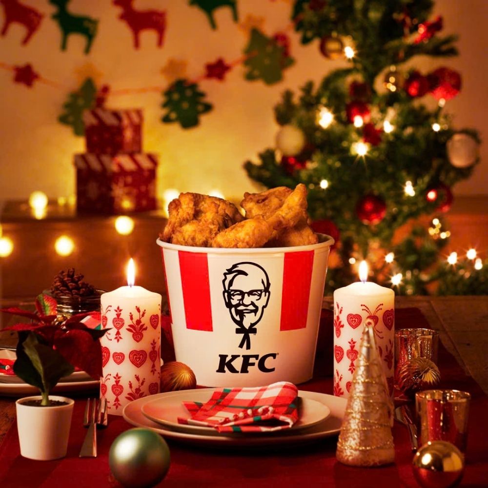 Người Nhật ăn gà rán KFC vào dịp Giáng sinh