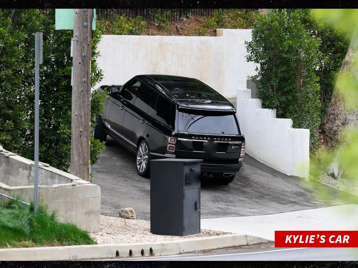 kylie jenner range rover