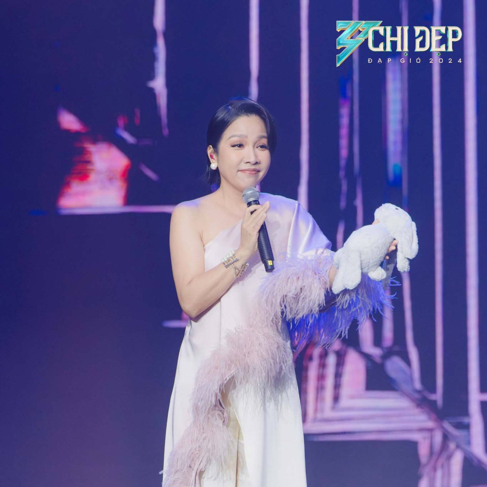 Diva Mỹ Linh nhạc Việt 2024