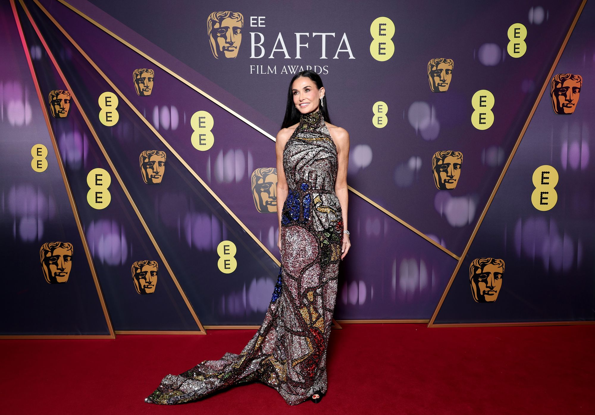 Demi Moore tại lễ trao giải BAFTA 2025