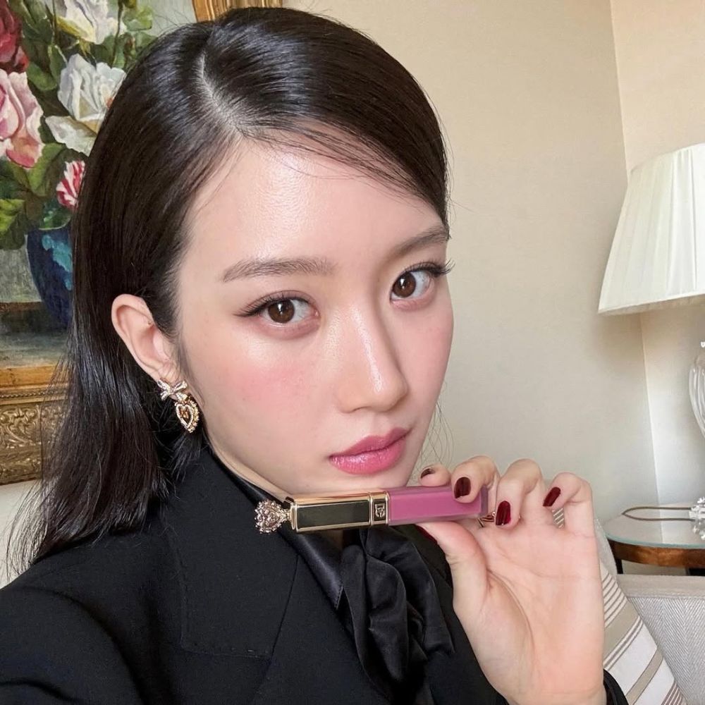 Hình ảnh Moon Ga-young selfie.