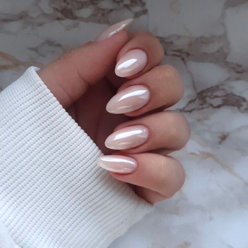 Hình ảnh mẫu nail cưới ngọc trai.