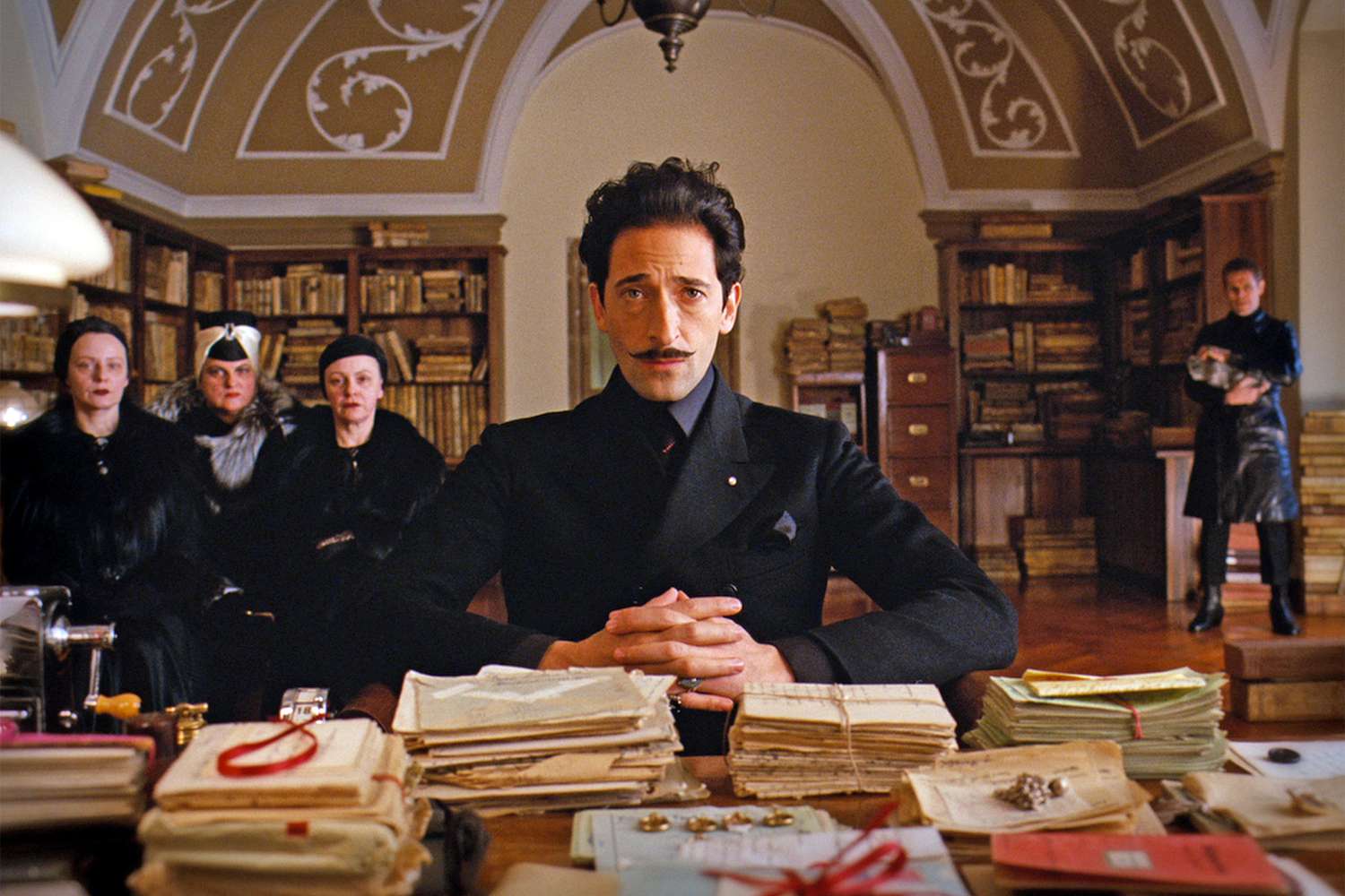 adrien brody trong phim The Grand Budapest Hotel