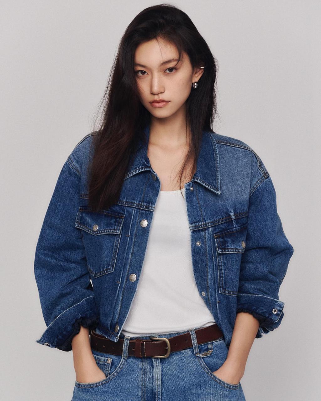 áo khoác denim phối áo thun