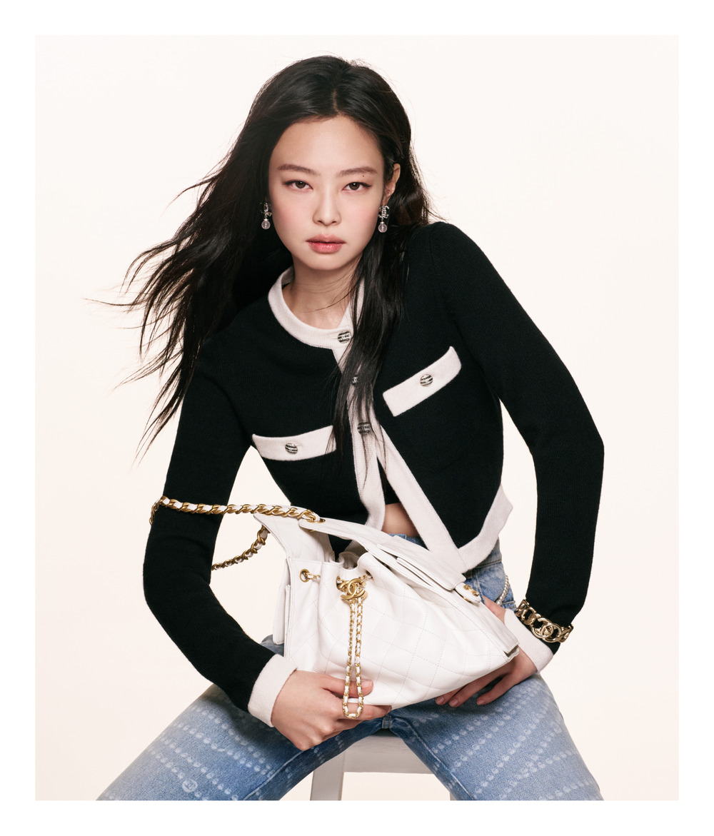 chanel bag 25 và jennie