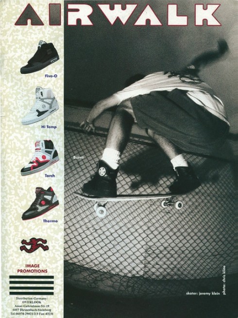 Một trong các kiểu giày skater phổ biến thời đó.