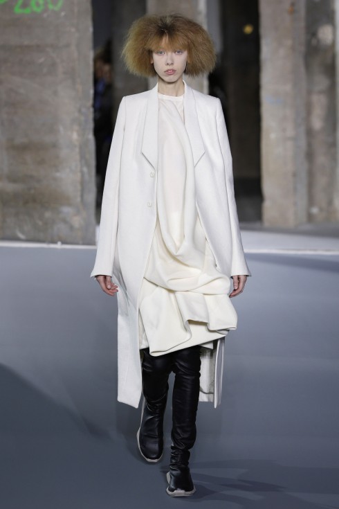 Thiết kế mở đầu show diễn của Rick Owens