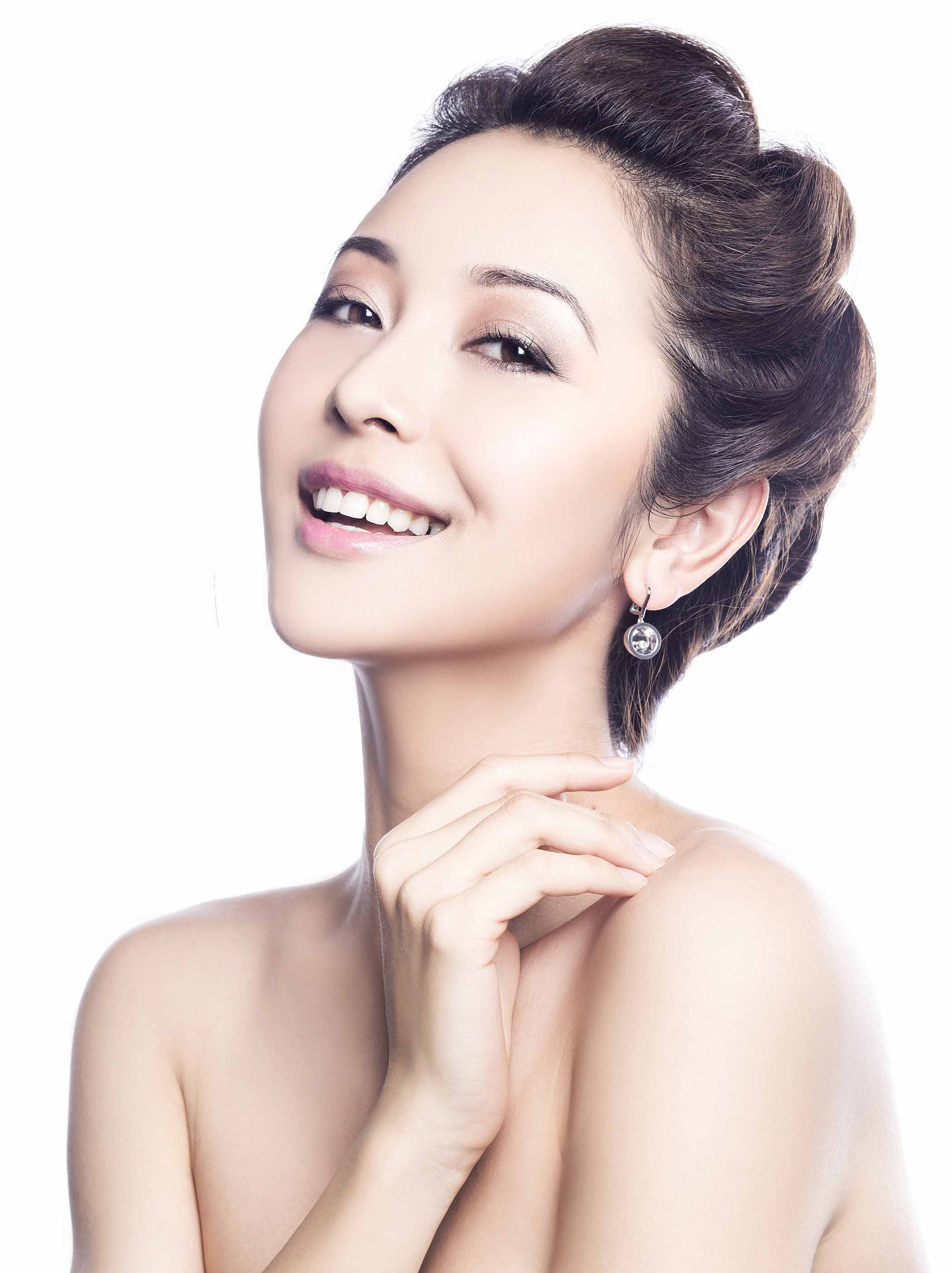 Hoa hậu Jennifer Phạm - Shiseido