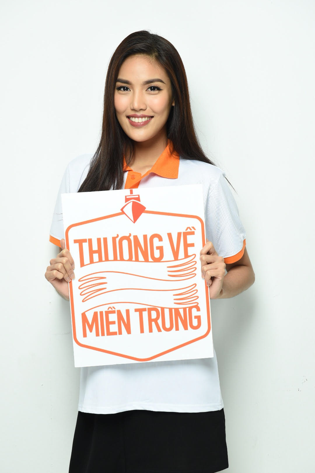 Lan Khuê trong bộ ảnh Thương về miền Trung