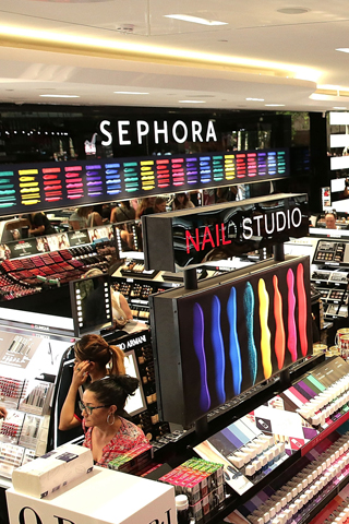 Phụ nữ chẳng nghiện mua mỹ phẩm nếu không có SEPHORA