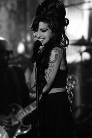 Cảm hứng Amy Winehouse trong BST Thu-Đông 2016 Fred Perry