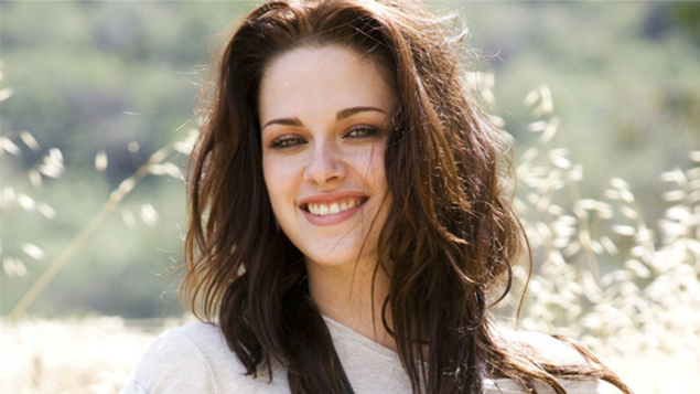 Bí quyết làm đẹp với sắc đỏ của Kristen Stewart