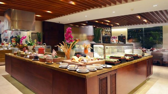 Đón Hè với nhiều ưu đãi ẩm thực tại Crowne Plaza West Hanoi