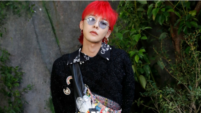 G-Dragon với phong cách thời trang độc đáo lại tái xuất tại show diễn Chanel