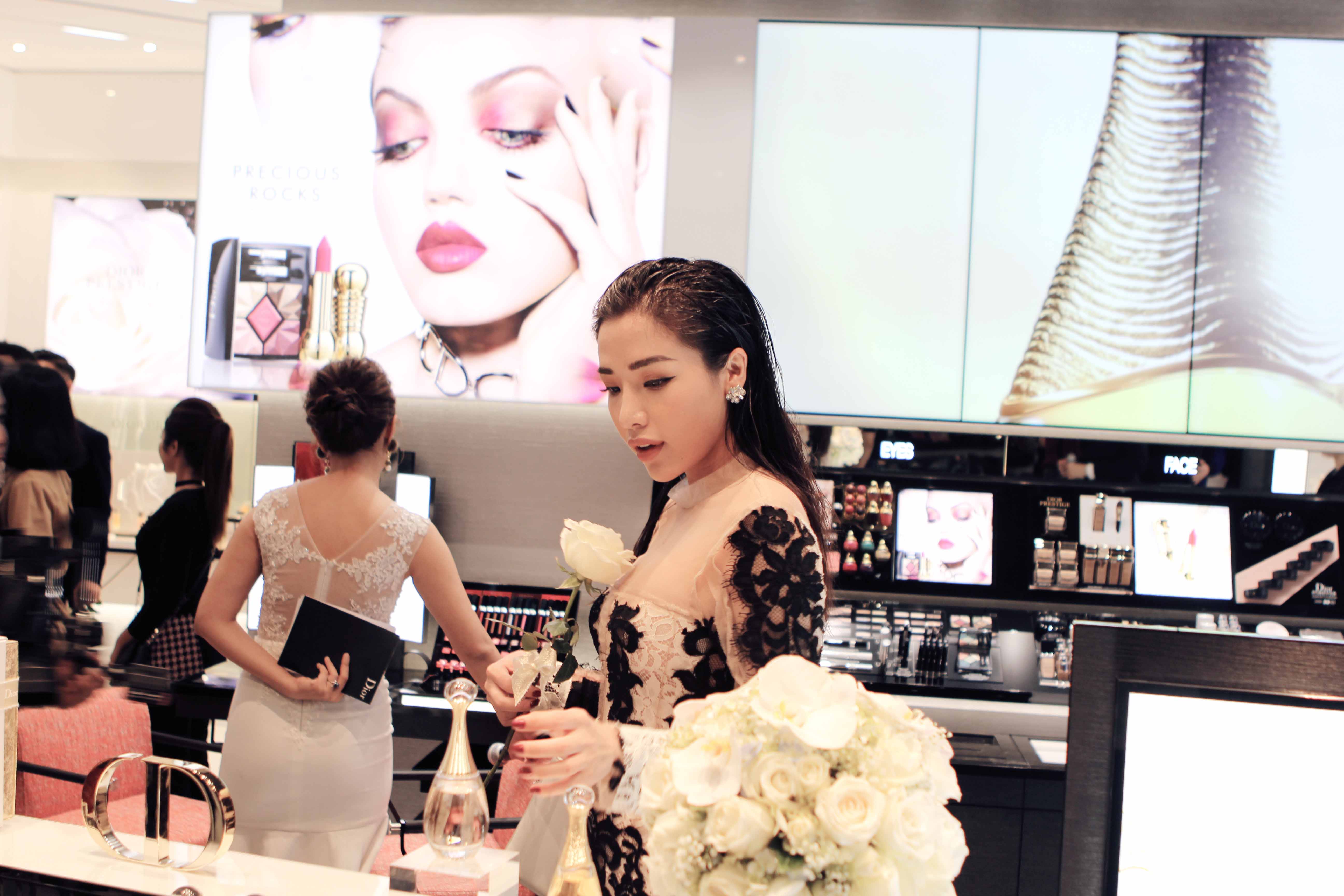 Dior khai trương boutique lớn nhất Việt Nam tại Vincom Đồng Khởi