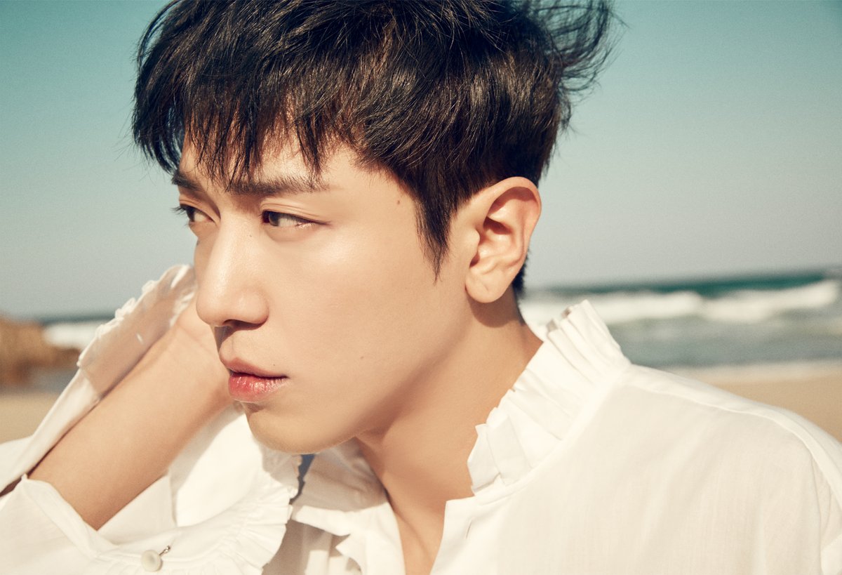 Jung Yonghwa viết thư tay xin lỗi fan vì nghi án 