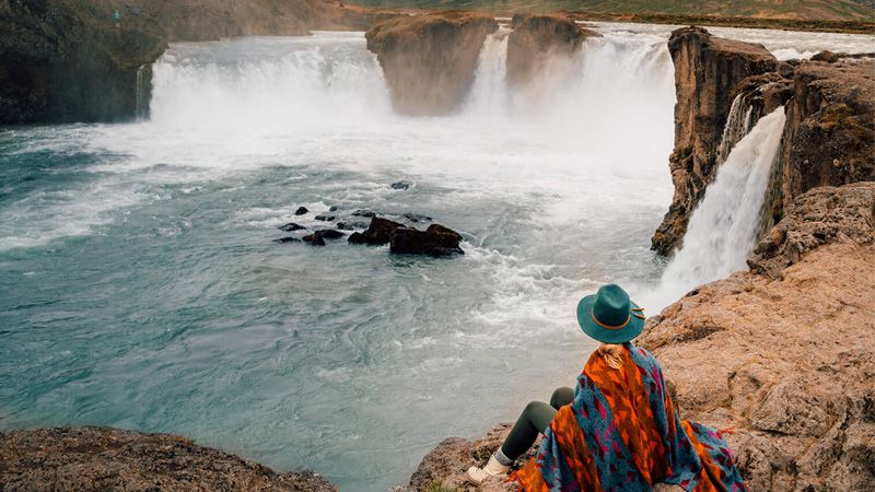 thác nước ở Iceland 9