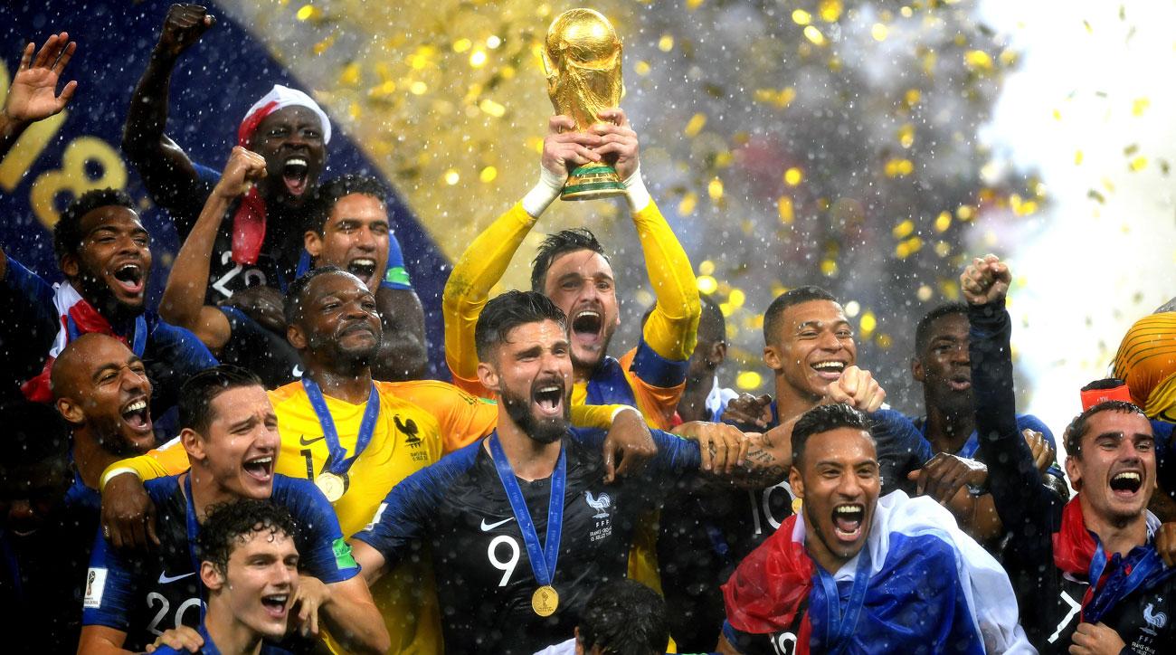 Cúp vàng World Cup 2018 được đựng trong chiếc rương đặc biệt của Louis Vuitton