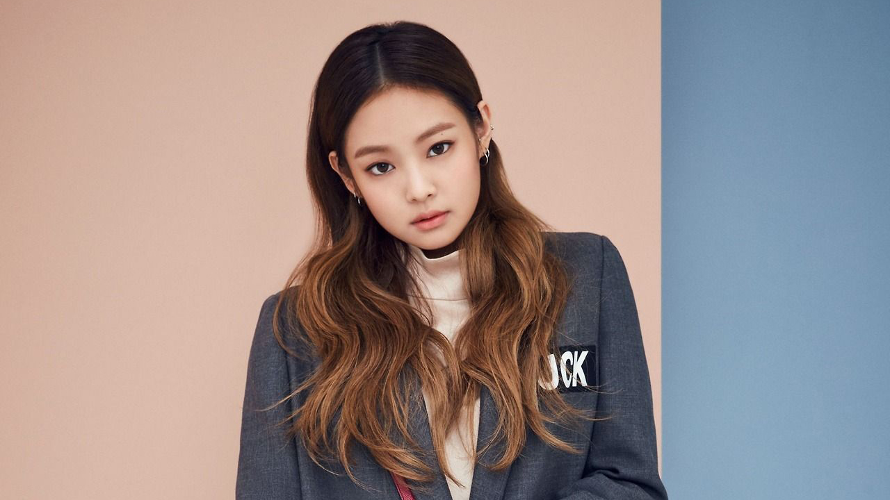 Jennie Black Pink ft1