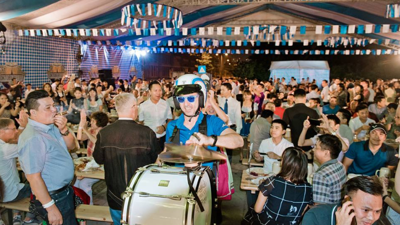 JW Marriott tiếp tục mang lễ hội Oktoberfest đến người yêu ẩm thực Đức tại Hà Nội