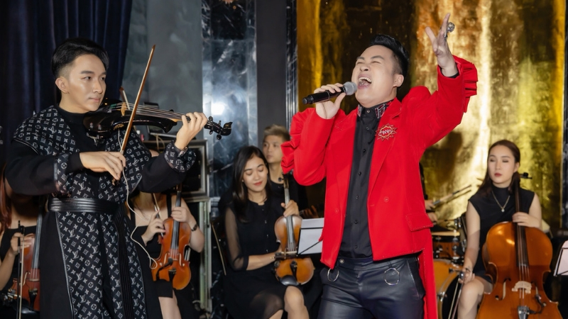 Hoàng Rob thăng hoa cùng divo Tùng Dương trong Private Concert