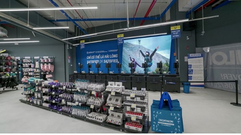 cửa hàng decathlon thứ hai tại aeon mall tân phú celadon