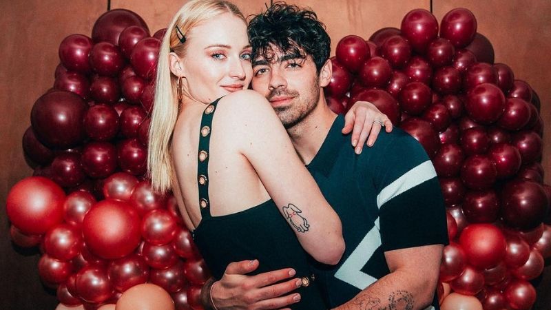 sophie turner và joe jonas trong tiệc sinh nhật