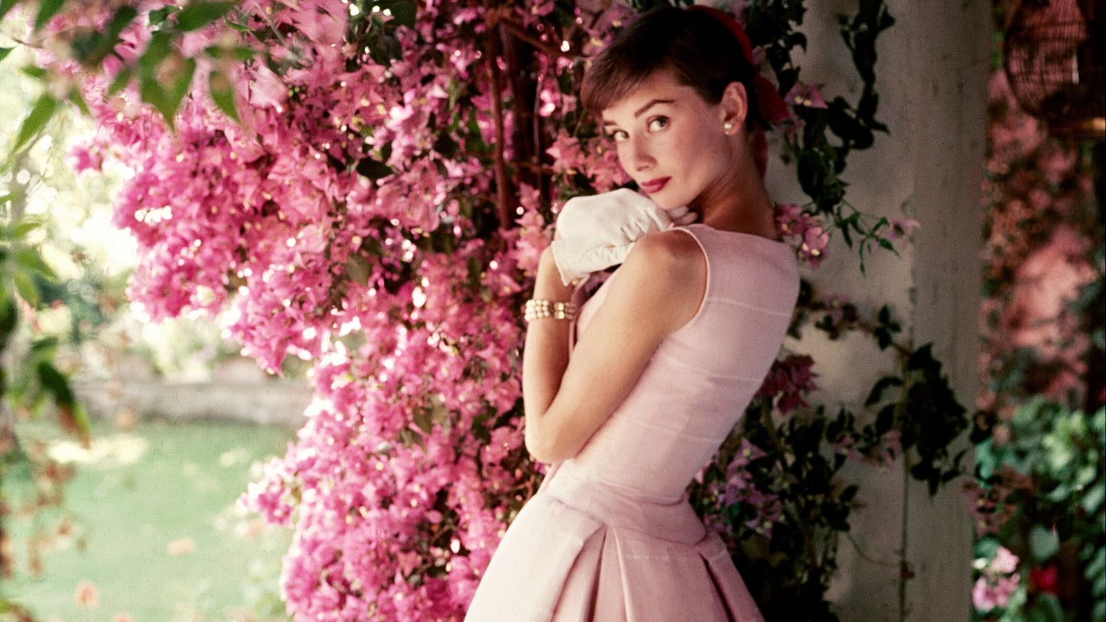 Từ khóa phong cách thời trang của Audrey Hepburn