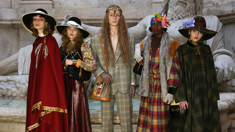 người mẫu tại hậu trường bst gucci cruise 2020