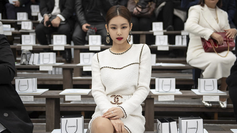 jennie show thời trang chanel