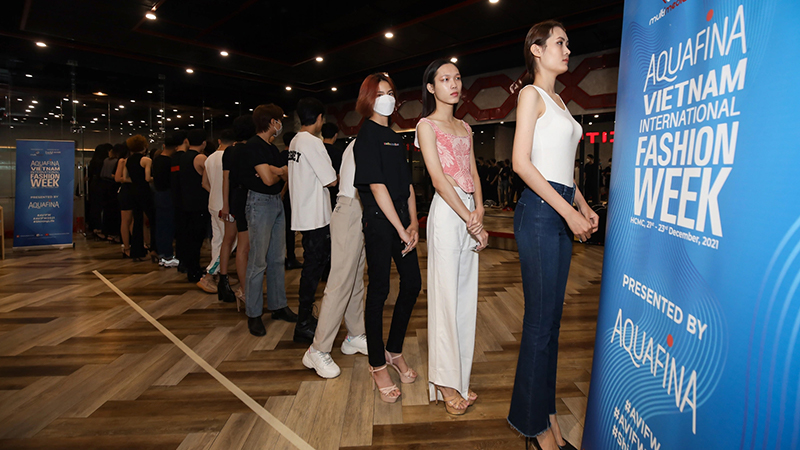 buổi casting ở Aquafina Vietnam International Fashion Week 2021