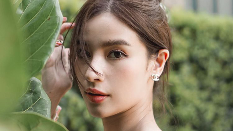 Khám phá 10 mùi nước hoa sáng giá của ELLE Beauty Awards 2021