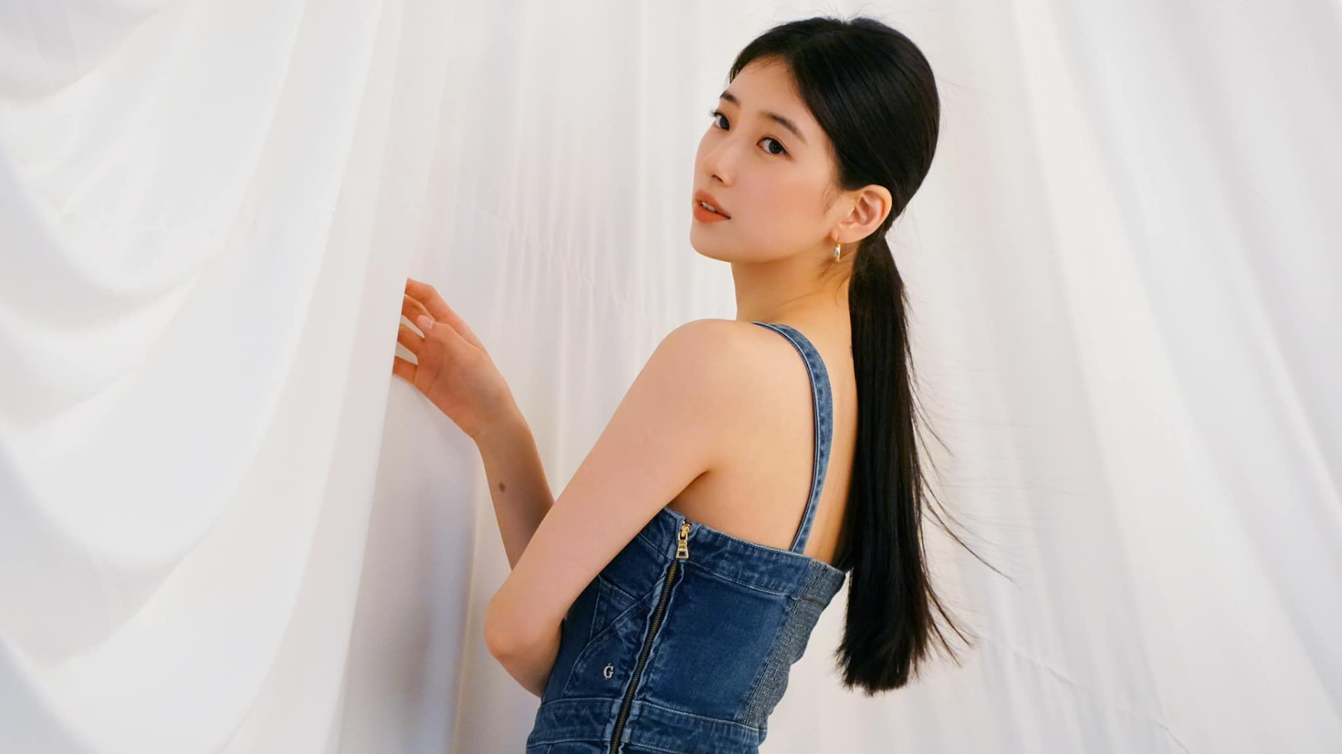 Bae Suzy và bí quyết giữ dáng thon gọn, săn chắc