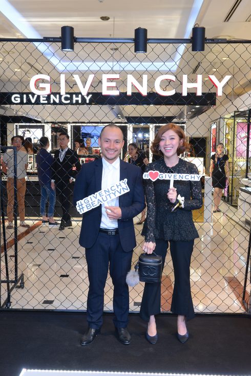 Thương hiệu Givenchy ra mắt Flagship store đầu tiên tại Diamond Plaza -  ELLE VN