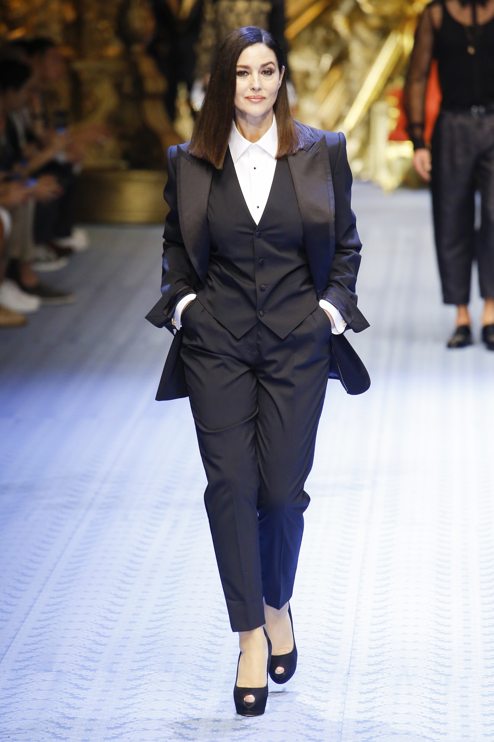 Naomi Campbell làm vedette trong buổi trình diễn thời trang nam của thương  hiệu Dolce & Gabbana - ELLE Việt Nam