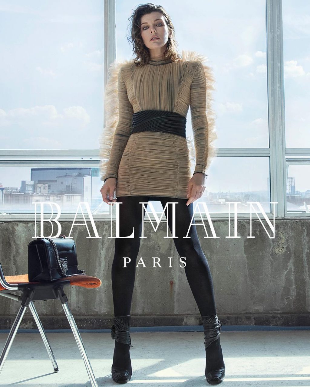  Milla Jovovich tái xuất trong bộ ảnh thời trang Balmain 4