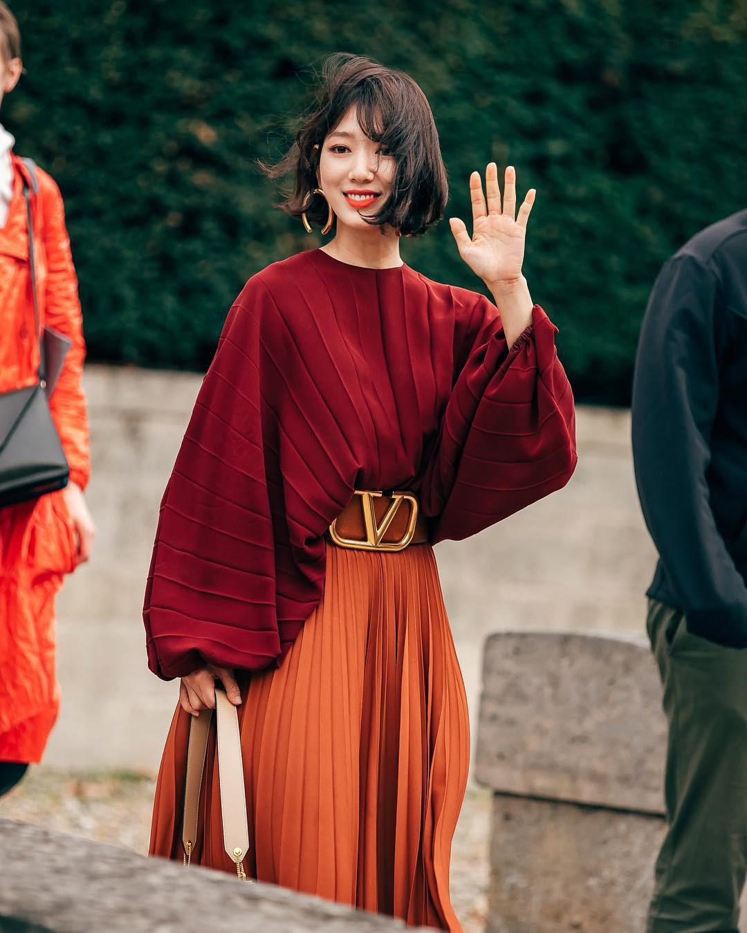 phong cách thời trang tại tuần lễ thời trang Park shin hye 6