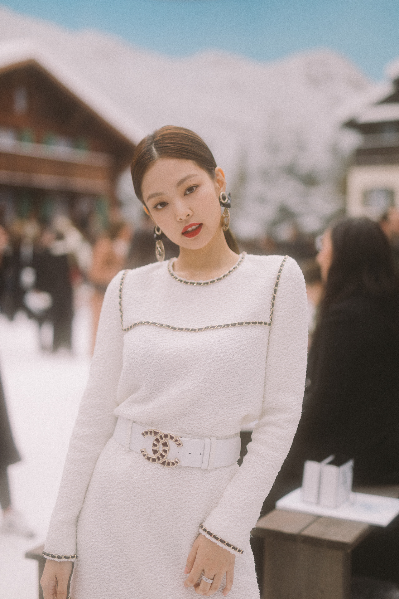 Jennie Kim Park Seo Joon FKA Twigs Penelope Cruz and More Shut Down  the Chanel Show  Fashionista