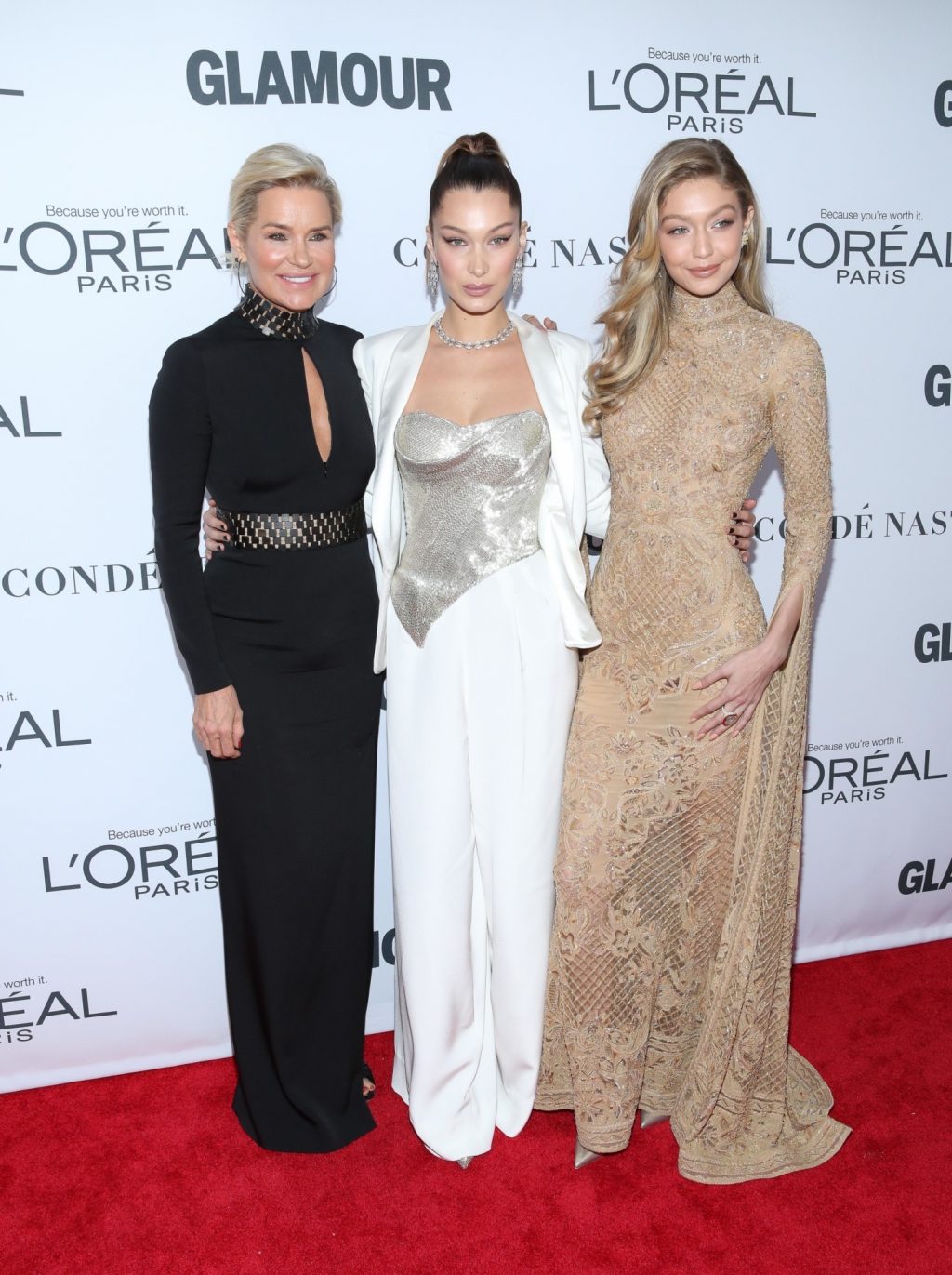 Yolanda Foster và Gigi, Bella Hadid trên thảm đỏ