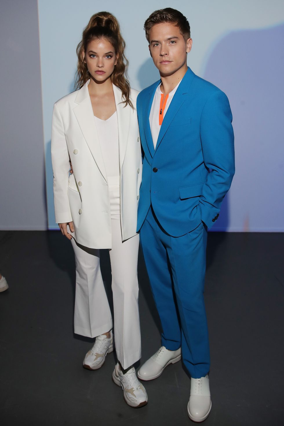 Barbara Palvin và Dylan Sprouse tại show Boss - tuần lễ thời trang Milan Xuân - Hè 2020