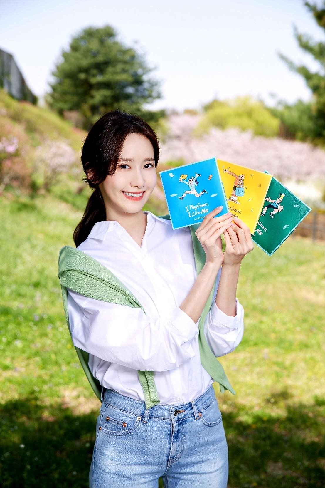 yoona giới thiệu 3 mẫu khăn tay họa tiết innisfree