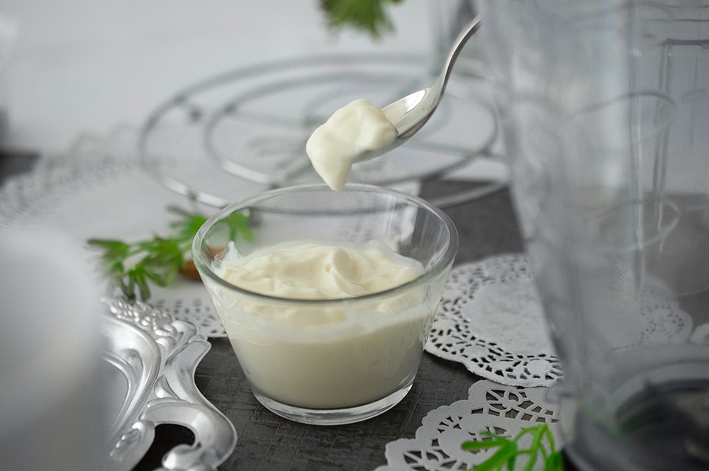 Mặt nạ tóc Mayonnaise giúp dưỡng tóc. 