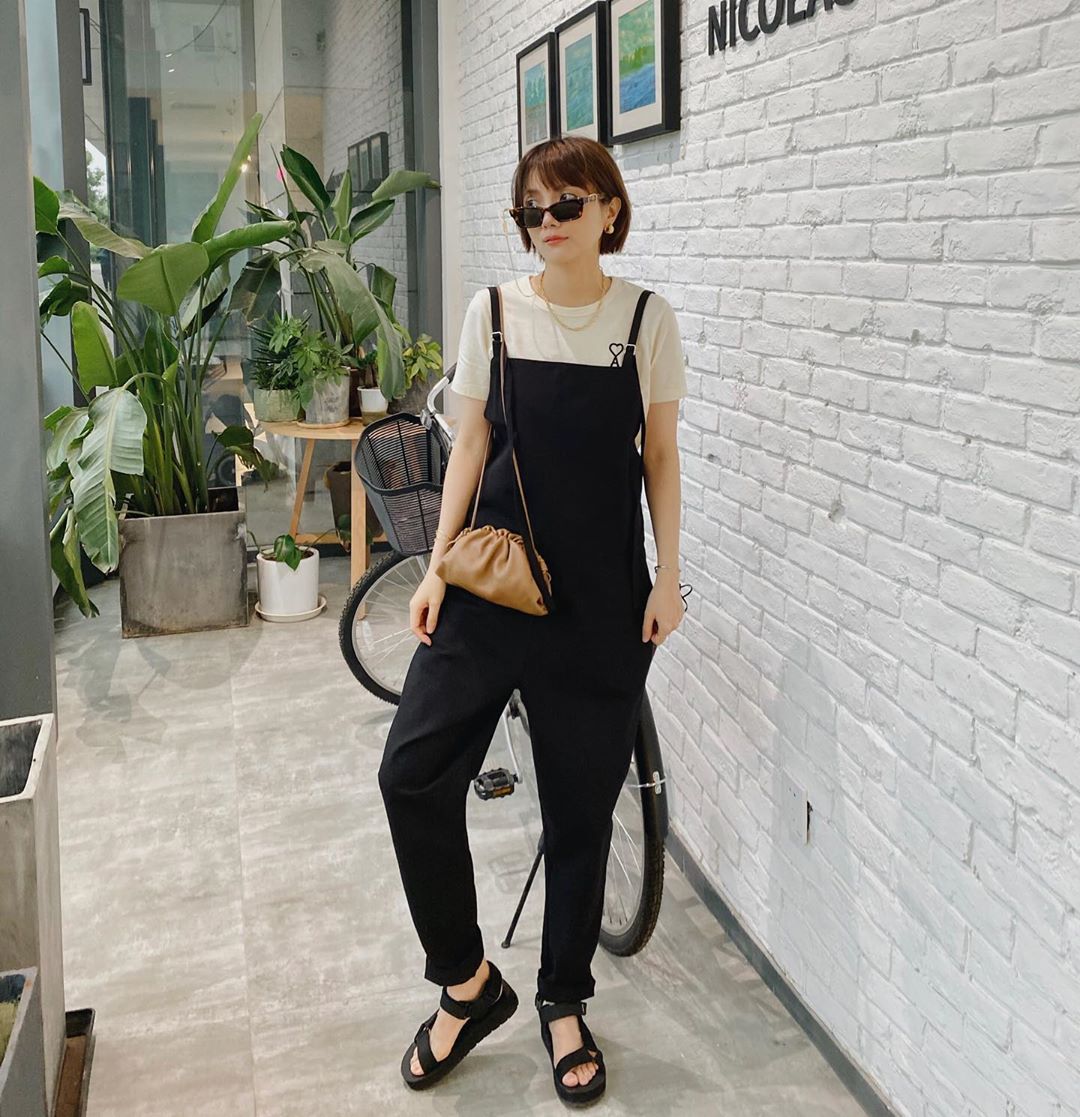 stylebyvv phối giày sandal nữ đế thô và quần yếm