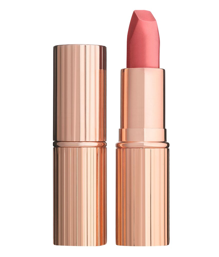 son lì Charlotte Tilbury Matte Revolution.